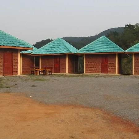 Chomdoy Bungalow & Restaurant หลวงน้ำทา ภายนอก รูปภาพ